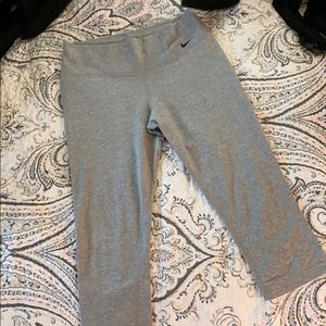 Nike cropped leggings